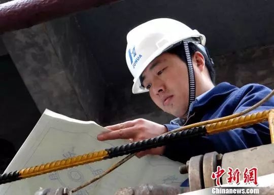 技术工人注意了！中央专门发文要提高你们的待遇！